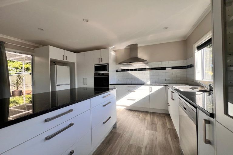 Photo of property in 4 Takutai Road, Pukerua Bay, 5026