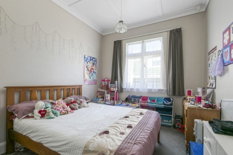 Photo of property in 117 Whites Line East, Waiwhetu, Lower Hutt, 5010