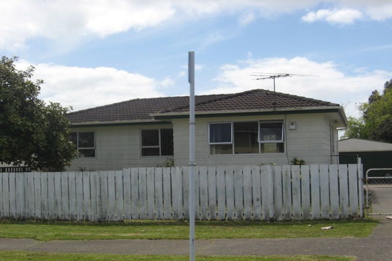 Photo of property in 3 Moncrieff Avenue, Clendon Park, Auckland, 2103