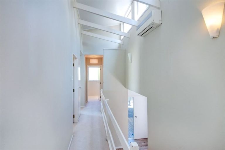 Photo of property in 37 Barlow Place, Chatswood, Auckland, 0626