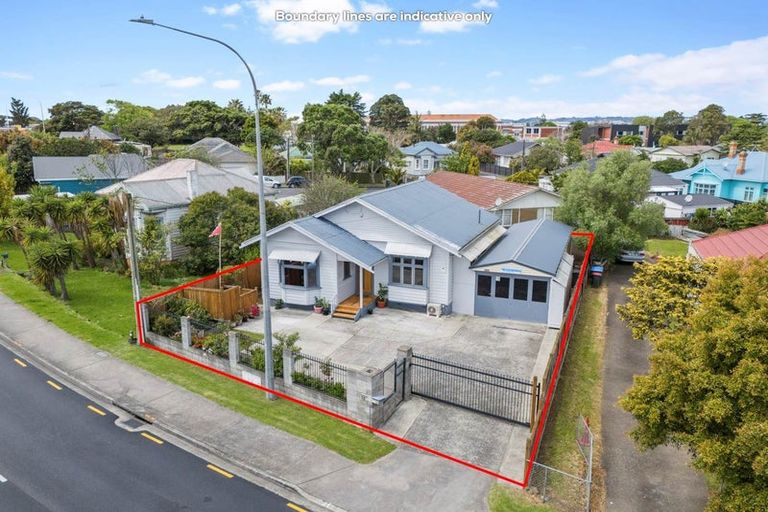 Photo of property in 118 Mangere Road, Otahuhu, Auckland, 1062
