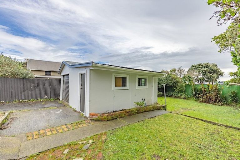 Photo of property in 9 Manuka Street, Castlecliff, Whanganui, 4501