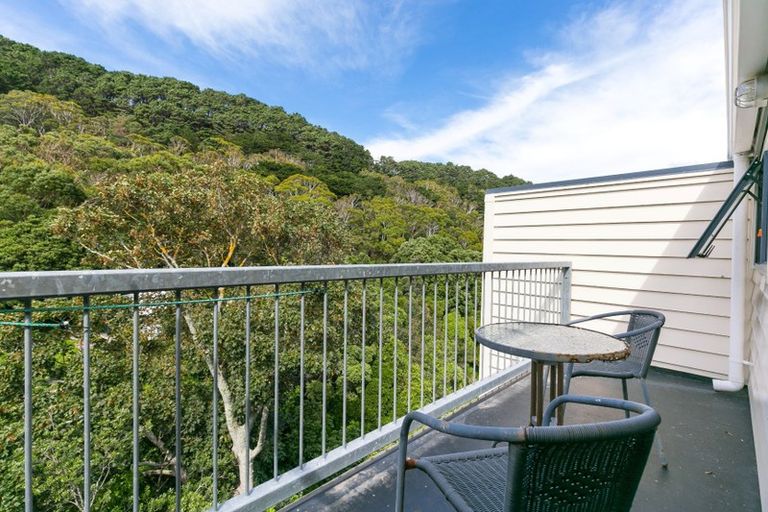 Photo of property in 28 Lawson Place, Mount Victoria, Wellington, 6011