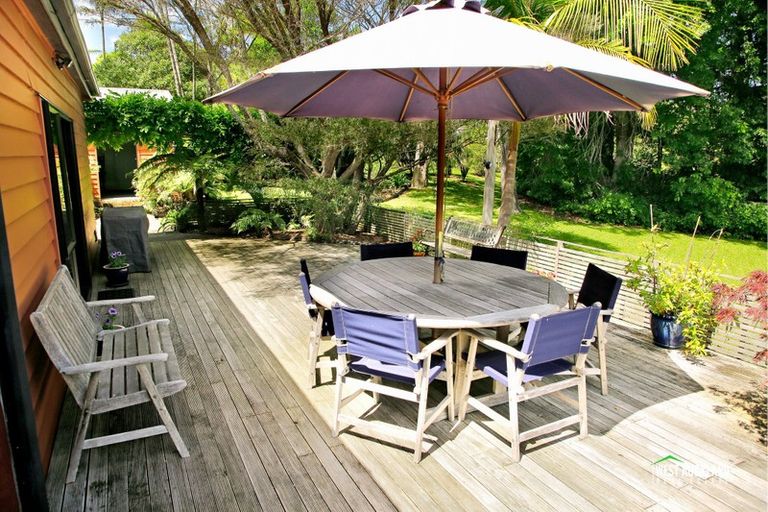 Photo of property in 623a Swanson Road, Swanson, Auckland, 0612