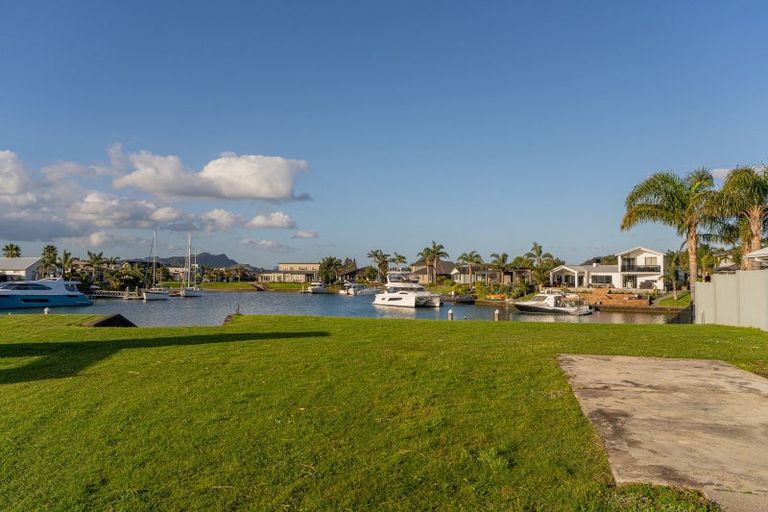 Photo of property in 32 Arawa Lane, Whitianga, 3510