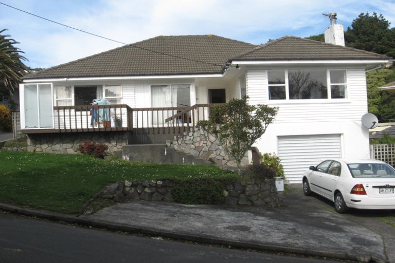 Photo of property in 4 Grenfell Drive, Karori, Wellington, 6012