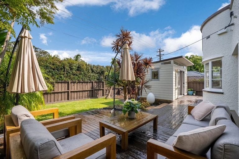 Photo of property in 1/46 Eversleigh Road, Belmont, Auckland, 0622