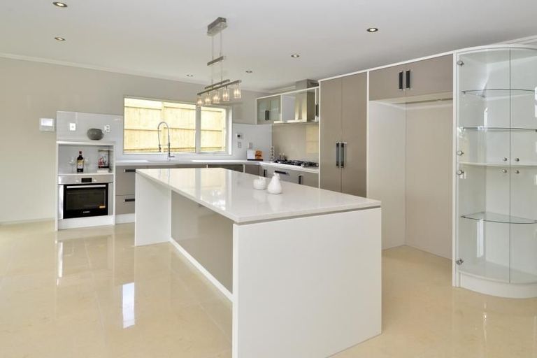 Photo of property in 11 Henriette Place, The Gardens, Auckland, 2105