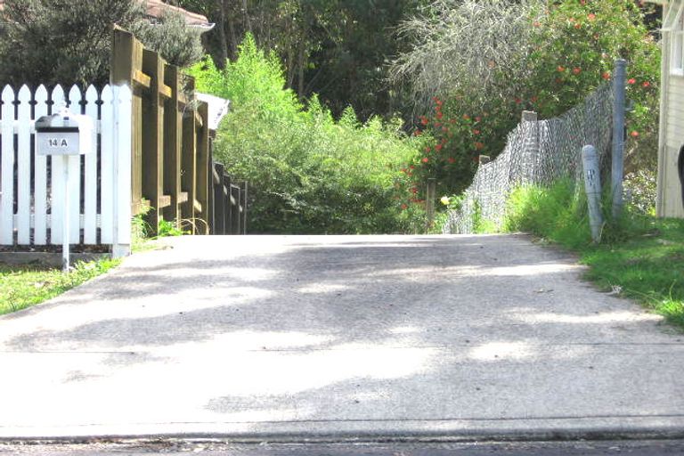 Photo of property in 1/14 Barnfield Place, Glendene, Auckland, 0602