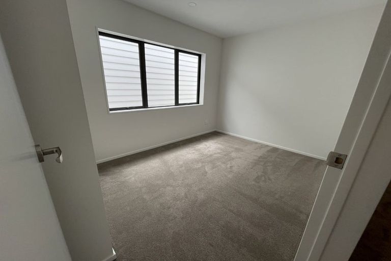 Photo of property in 11b Regency Place, Sunnynook, Auckland, 0632