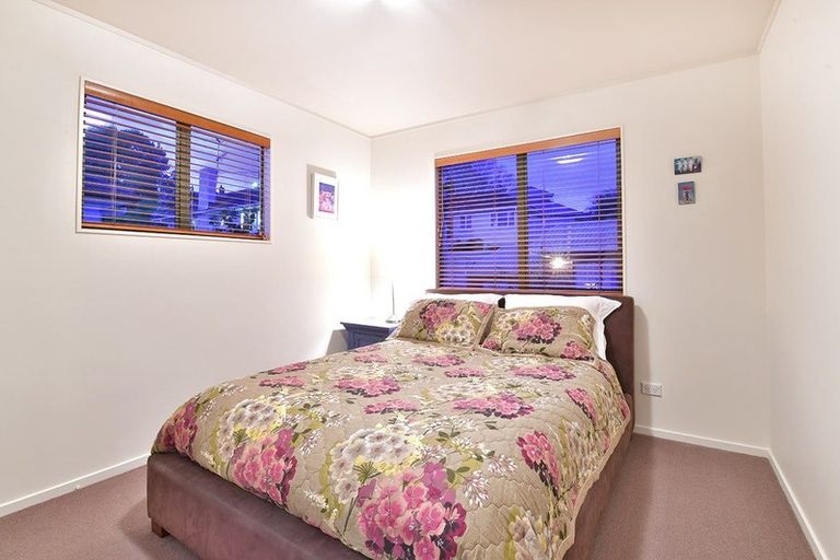 Photo of property in 2/34 Selwyn Crescent, Forrest Hill, Auckland, 0620