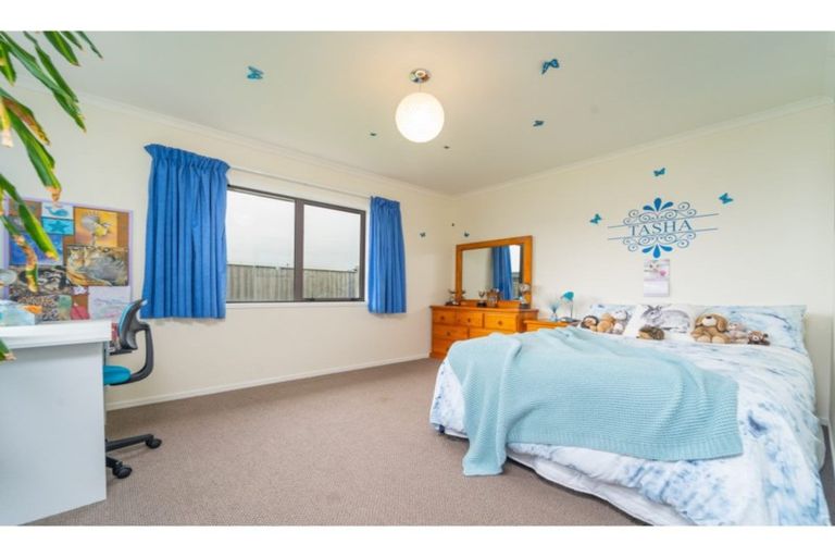 Photo of property in 27 Carrington Drive, Carterton, 5713