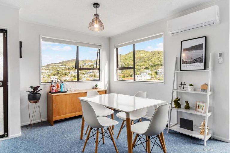 Photo of property in 10b Tralee Place, Johnsonville, Wellington, 6037