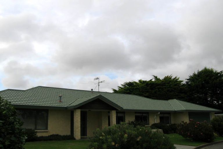 Photo of property in 9 Leigh Place, Paraparaumu Beach, Paraparaumu, 5032