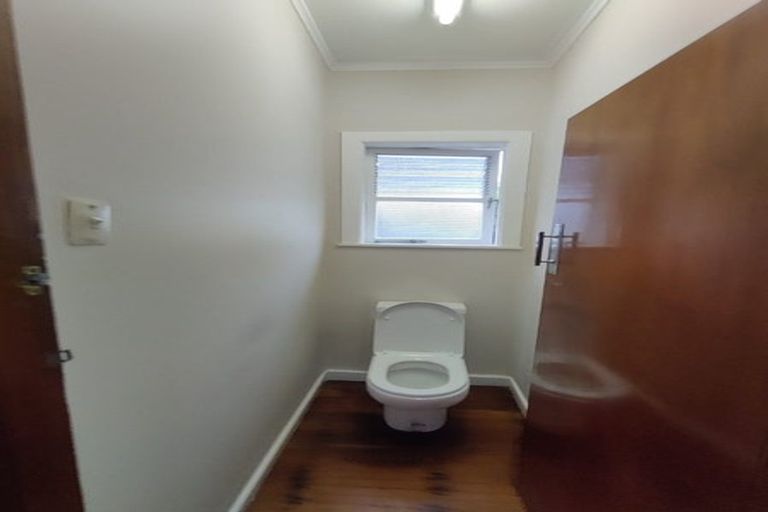 Photo of property in 207 Titirangi Road, Titirangi, Auckland, 0604