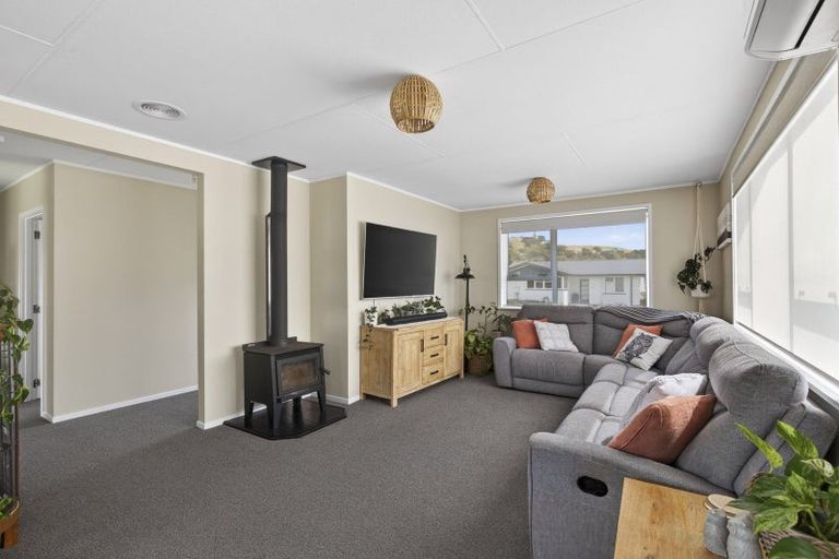 Photo of property in 19 Grenville Street, Marfell, New Plymouth, 4310