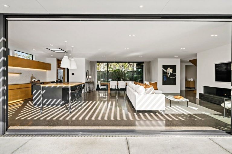 Photo of property in 106a Godden Crescent, Mission Bay, Auckland, 1071