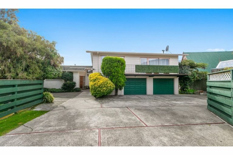 Photo of property in 13a Norton Park Avenue, Fairfield, Lower Hutt, 5011