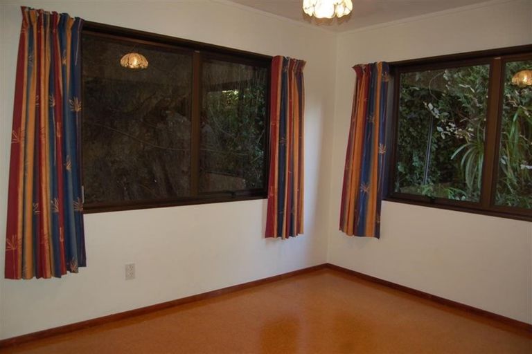 Photo of property in 27 Burns Road, Hospital Hill, Napier, 4110