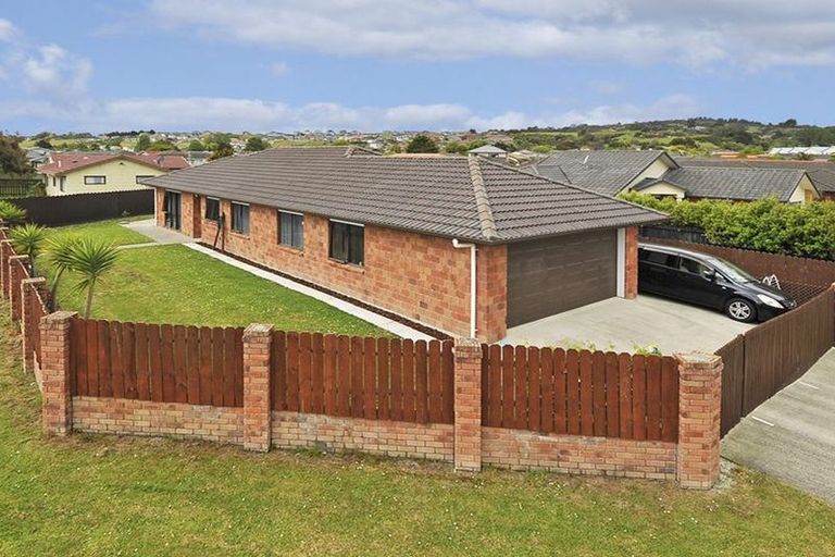 Photo of property in 6 Milson Drive, Papakura, 2110