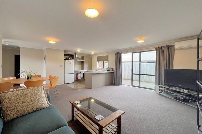 Photo of property in 2/108 Old Farm Road, Hamilton East, Hamilton, 3216