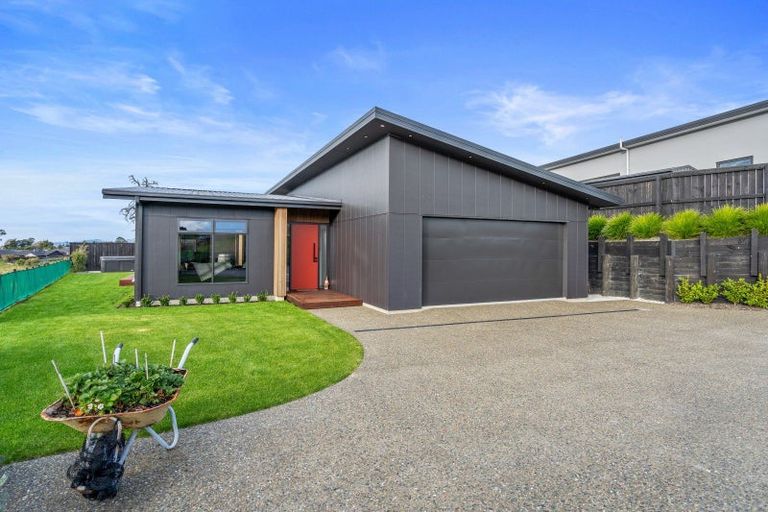 Photo of property in 64 Les Wakefield Road, Mapua, 7005