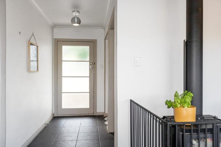 Photo of property in 75 Milton Terrace, Picton, 7220