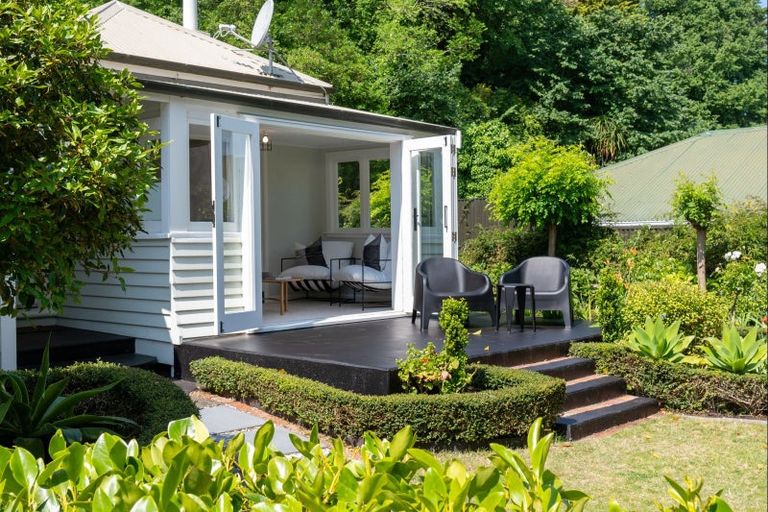 Photo of property in 55 Milton Road, Bluff Hill, Napier, 4110