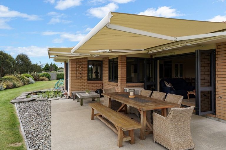 Photo of property in 12 Waitaheke Road, Te Horo, Otaki, 5581