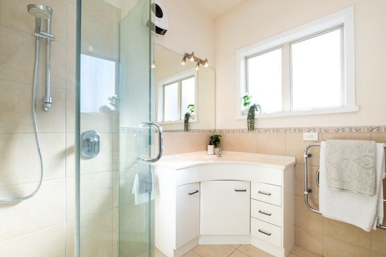 Photo of property in 19a Guthrie Road, Havelock North, 4130