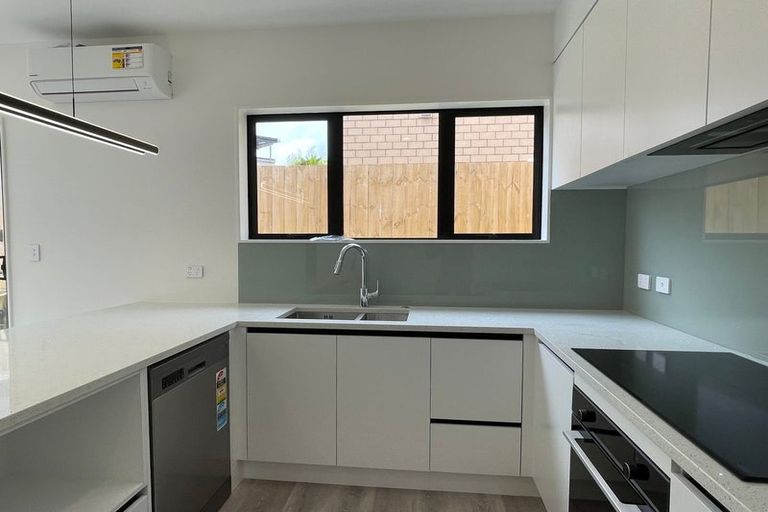 Photo of property in 36a Vodanovich Road, Te Atatu South, Auckland, 0610