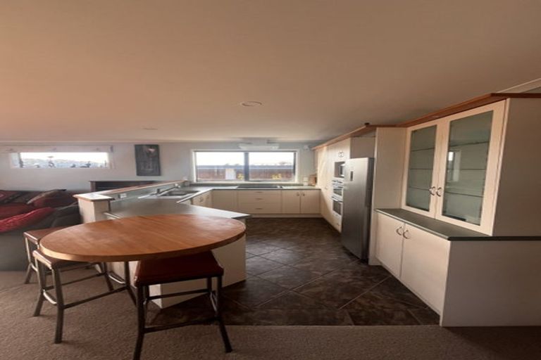 Photo of property in 2/75 Hine Street, New Plymouth, 4310