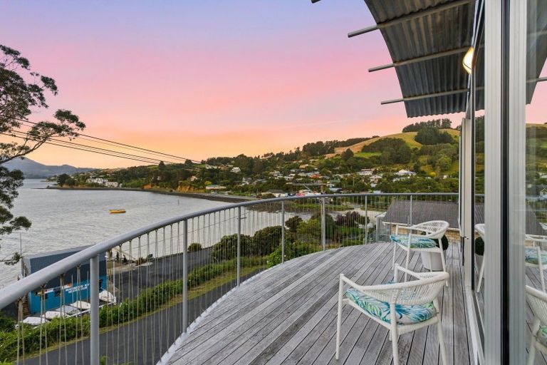 Photo of property in 40 Marine Parade, Macandrew Bay, Dunedin, 9014