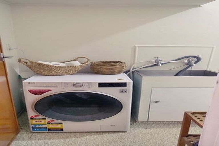 Photo of property in 71 Pirie Street, Mount Victoria, Wellington, 6011