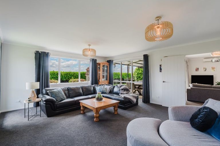 Photo of property in 1 Ruske Place, Grandview Heights, Hamilton, 3200