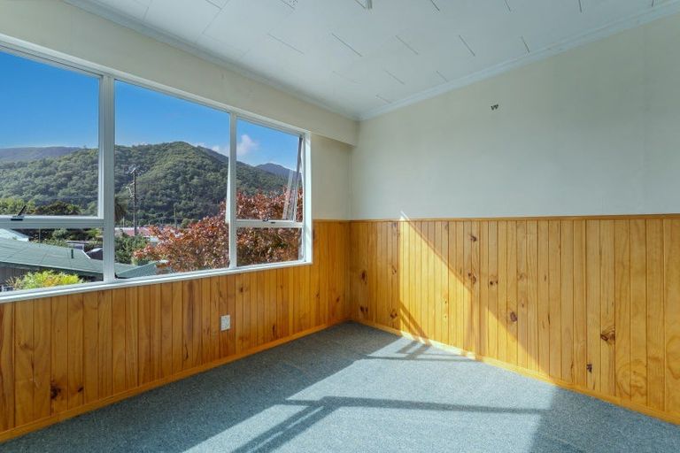 Photo of property in 51a Kent Street, Picton, 7220