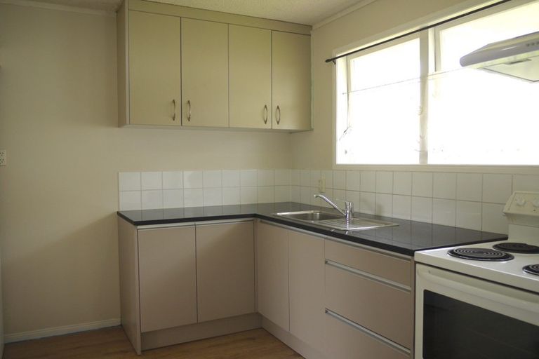 Photo of property in 2/9 Wells Road, Bucklands Beach, Auckland, 2012