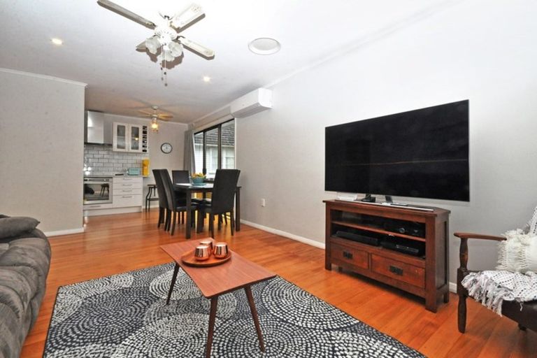 Photo of property in 3 Percival Street, Manurewa, Auckland, 2102