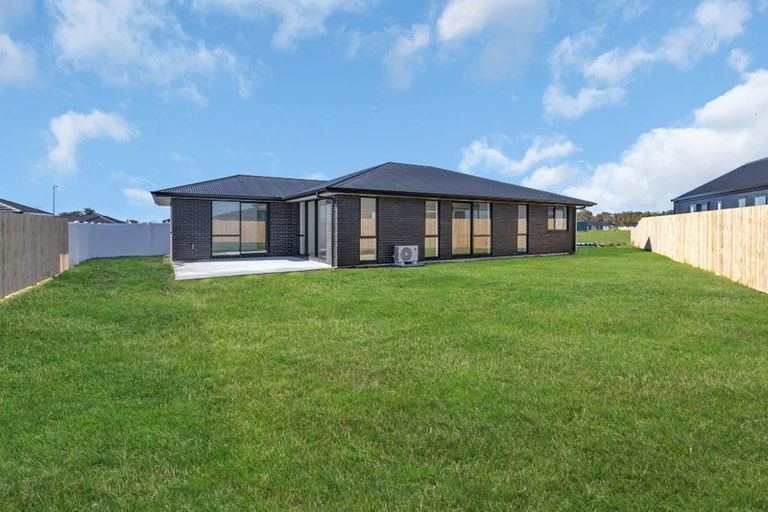 Photo of property in 8 Taurangawaka Road, One Tree Point, 0118