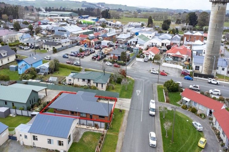 Photo of property in 6 Queen Street, Winton, 9720