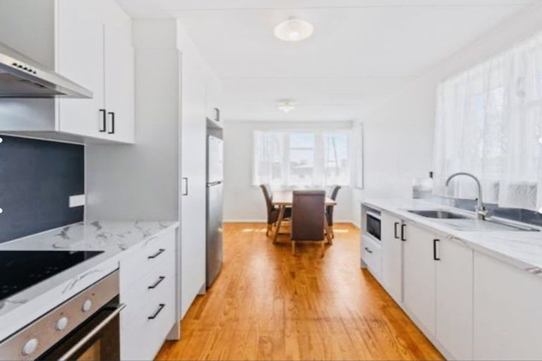 Photo of property in 39 Flat Bush Road, Clover Park, Auckland, 2023