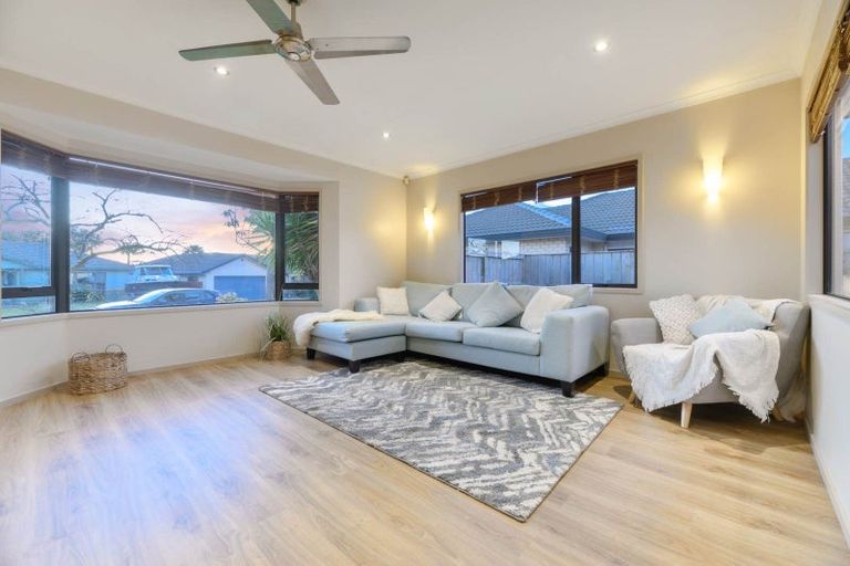 Photo of property in 20 Caragh Place, East Tamaki, Auckland, 2016