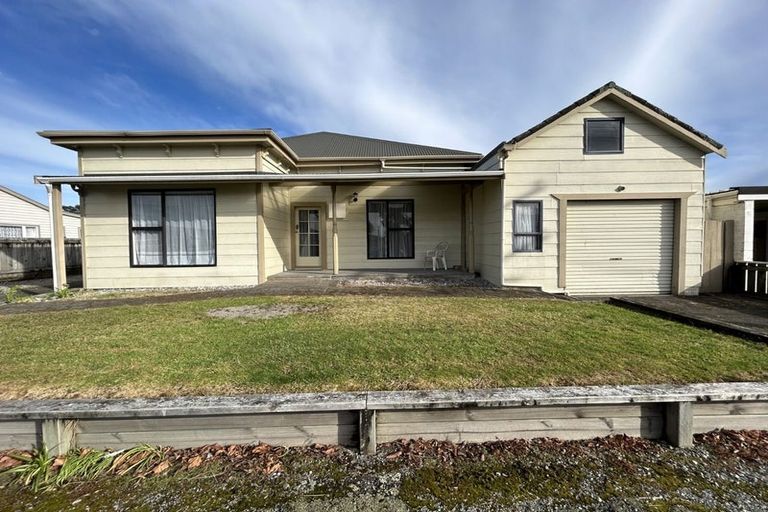 Photo of property in 80 Peel Street, Westport, 7825