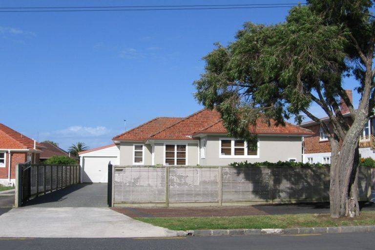 Photo of property in 7b Neville Street, Point Chevalier, Auckland, 1022