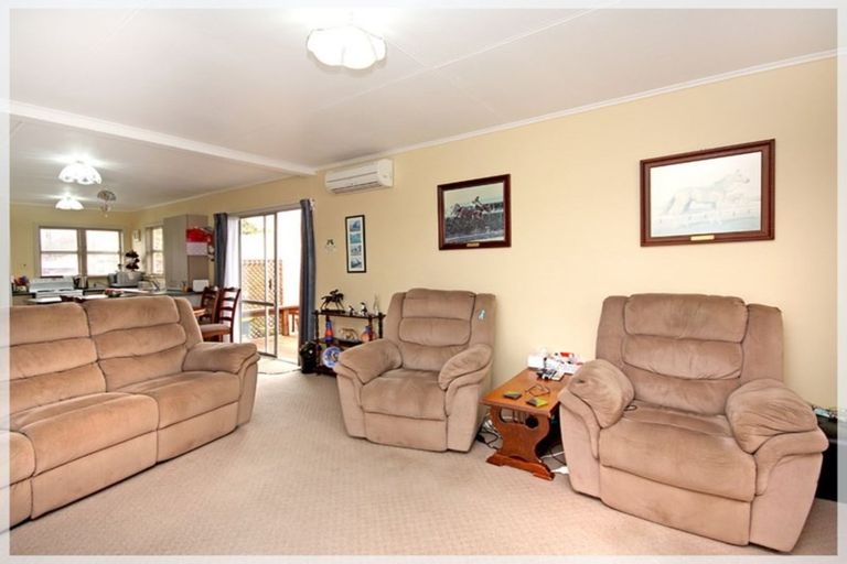 Photo of property in 17 Clyde Street, Levin, 5510