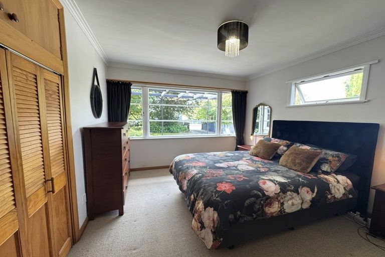 Photo of property in 9 Durham Crescent, Palmerston North, 4414