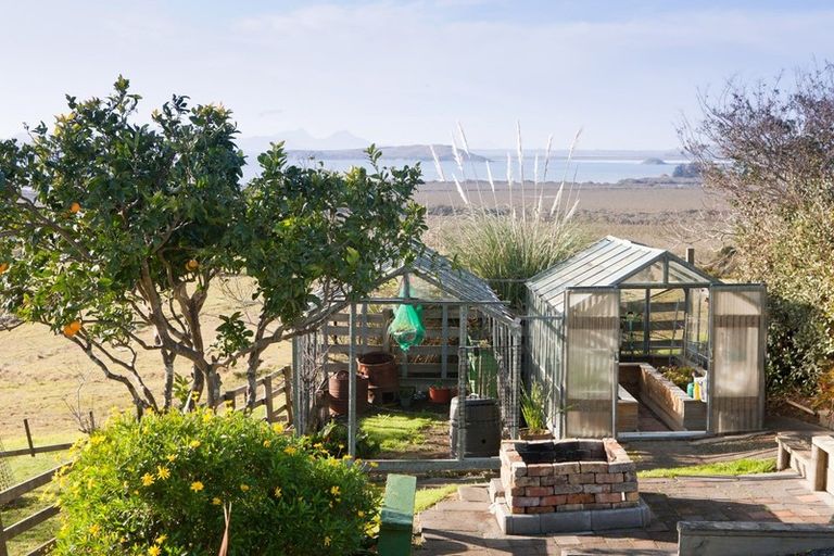 Photo of property in 381 State Highway 1, Otaika, Whangarei, 0178