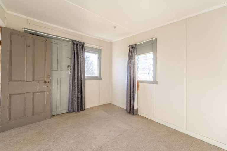 Photo of property in 14 Bathgates Road, Waimate, 7980