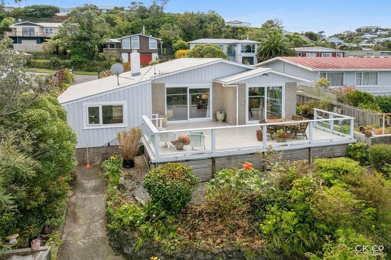 Photo of property in 21 Acacia Avenue, Maungaraki, Lower Hutt, 5010