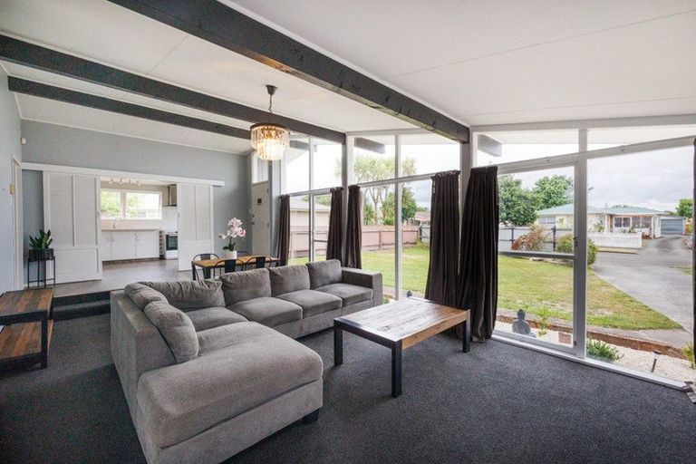 Photo of property in 73 Lockhart Avenue, Milson, Palmerston North, 4414